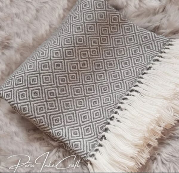 Blanket made with the best quality alpaca wool - premium alpaca wool blanket - soft and cozy blanket - Imagen 5