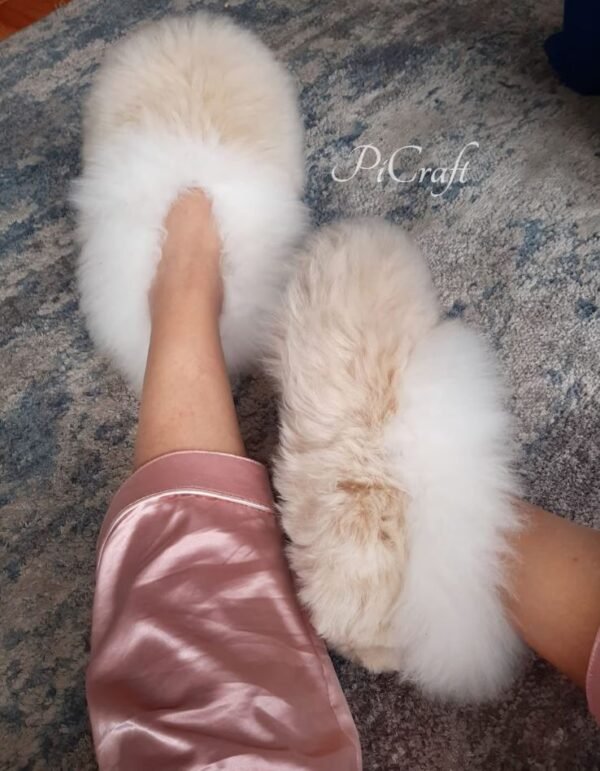 Beige and White slippers - Unisex Alpaca fur slippers - home slippers - very soft touch - Imagen 3