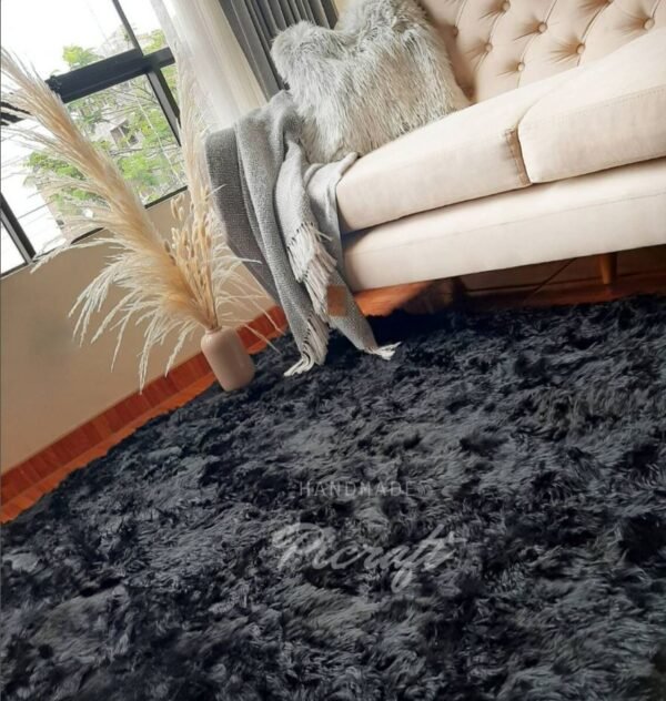 Luxury Black alpaca rug - fur rug - alpaca rug - soft rug - 100% fur - handmade - Imagen 2