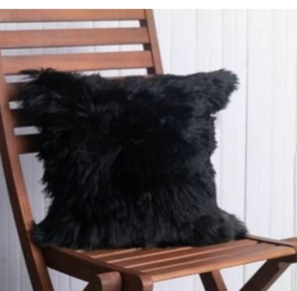 Alpaca cushion cover 20" x 20" / fur pillow / pillow / Alpaca fur / Luxurious cushion / Black alpaca pillow / alpaca throw pillow / handmade - Imagen 2