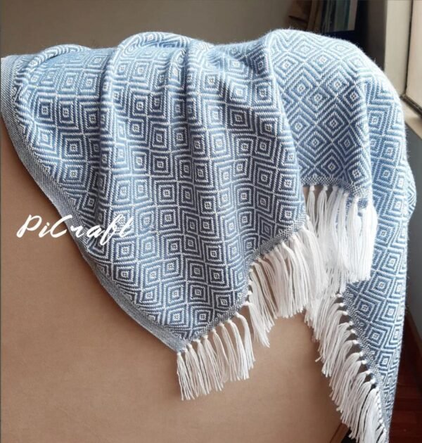 Blanket made with the best quality alpaca wool - premium alpaca wool blanket - soft and cozy blanket - Blue Blanket - Imagen 4