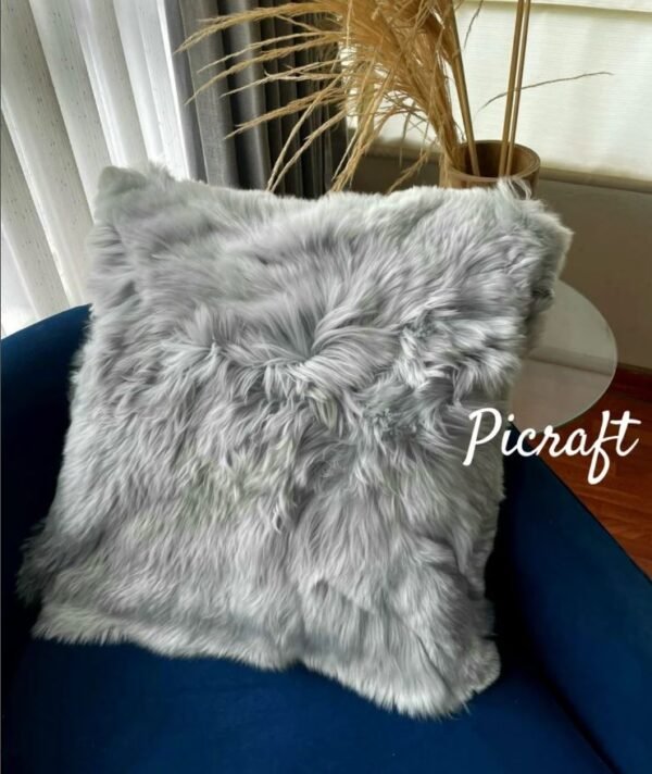 Alpaca cushion cover 20" x 20" / fur pillow / pillow / Alpaca fur / Luxurious cushion /alpaca Gray pillow / alpaca throw pillow / handmade - Imagen 4