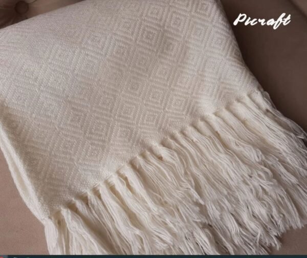 Blanket made with the best quality alpaca wool - premium alpaca wool blanket - soft and cozy blanket - White Blanket - Imagen 3