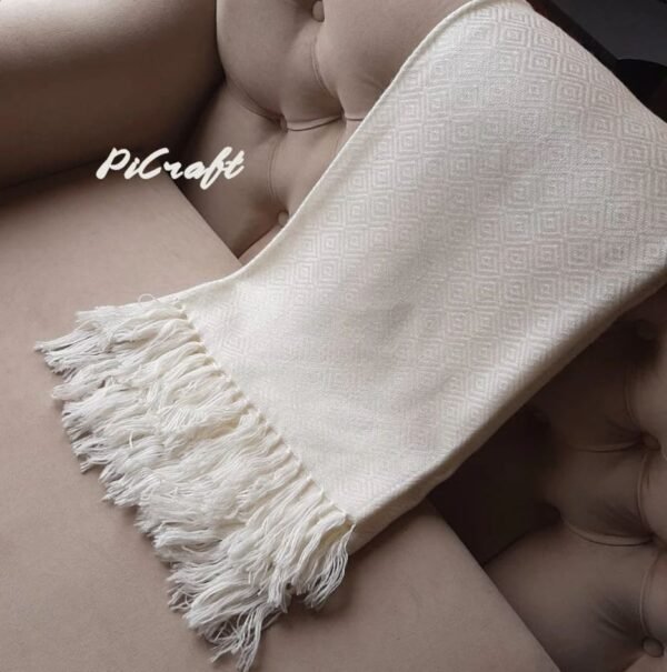 Blanket made with the best quality alpaca wool - premium alpaca wool blanket - soft and cozy blanket - White Blanket - Imagen 4