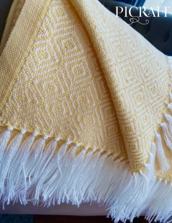 Blanket made with the best quality alpaca wool - premium alpaca wool blanket - soft and cozy blanket - Yellow Blanket - Imagen 2